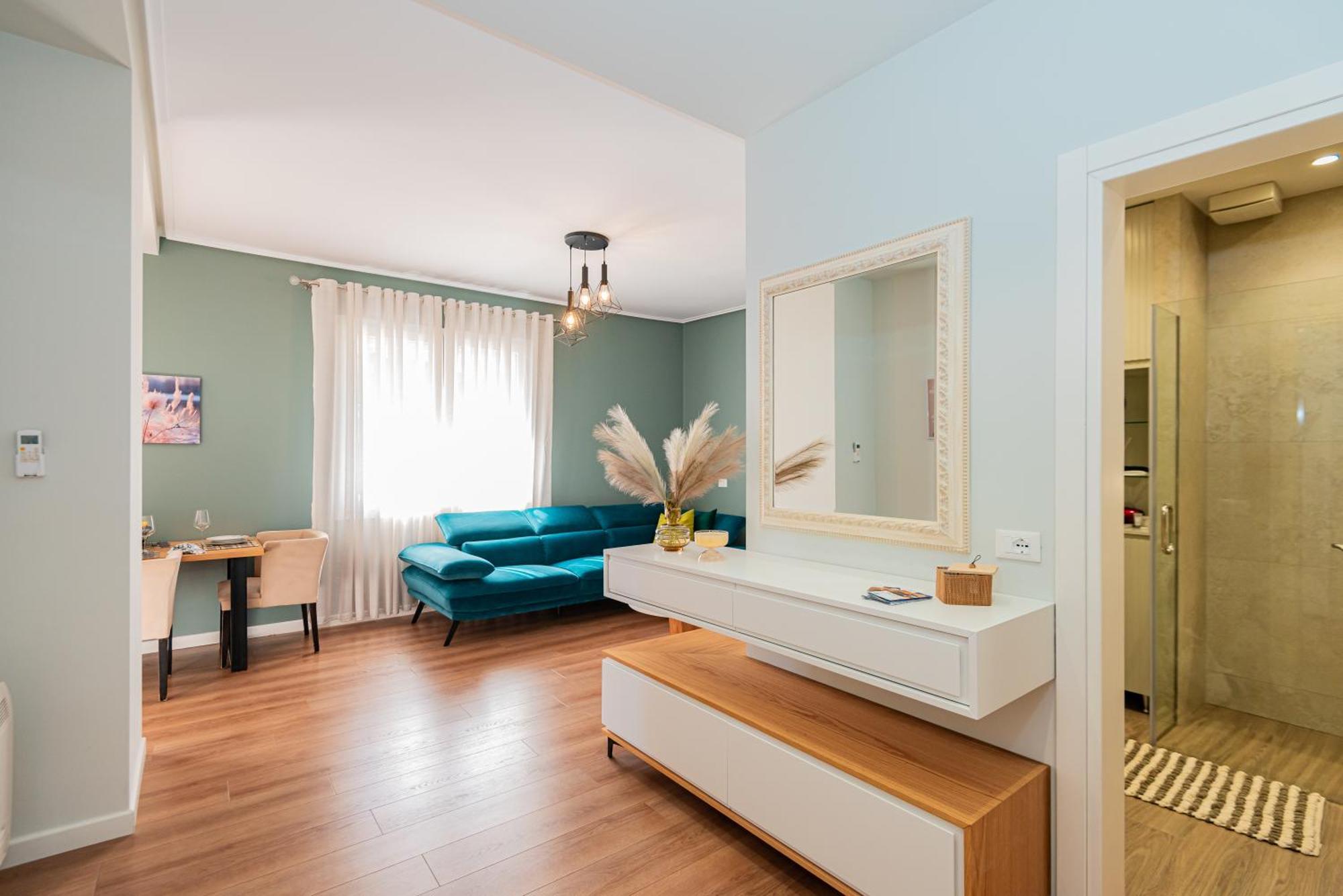 Vivi'S Seaside Apartment Дуррес Экстерьер фото