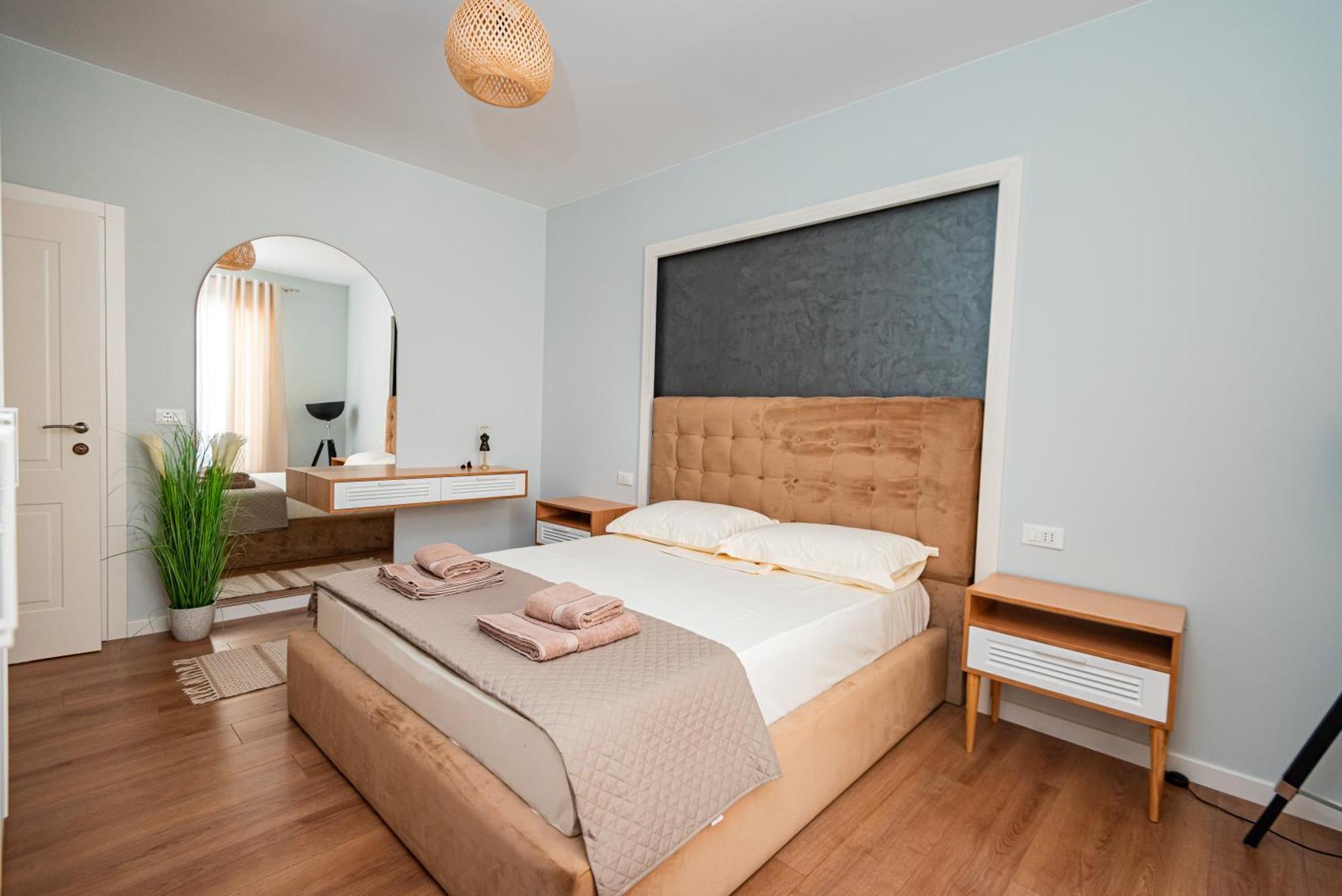 Vivi'S Seaside Apartment Дуррес Экстерьер фото