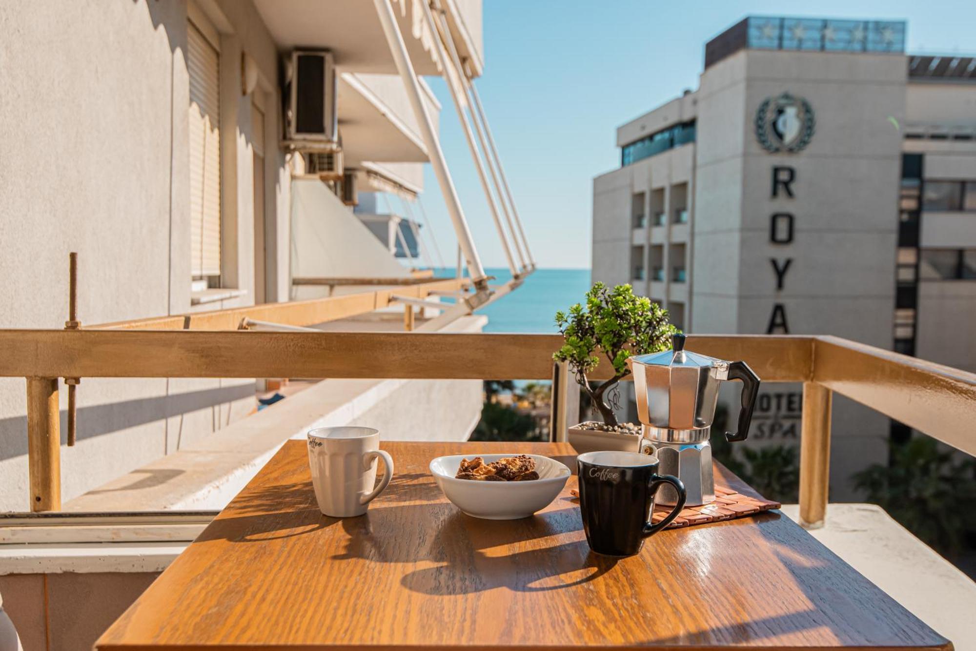 Vivi'S Seaside Apartment Дуррес Экстерьер фото