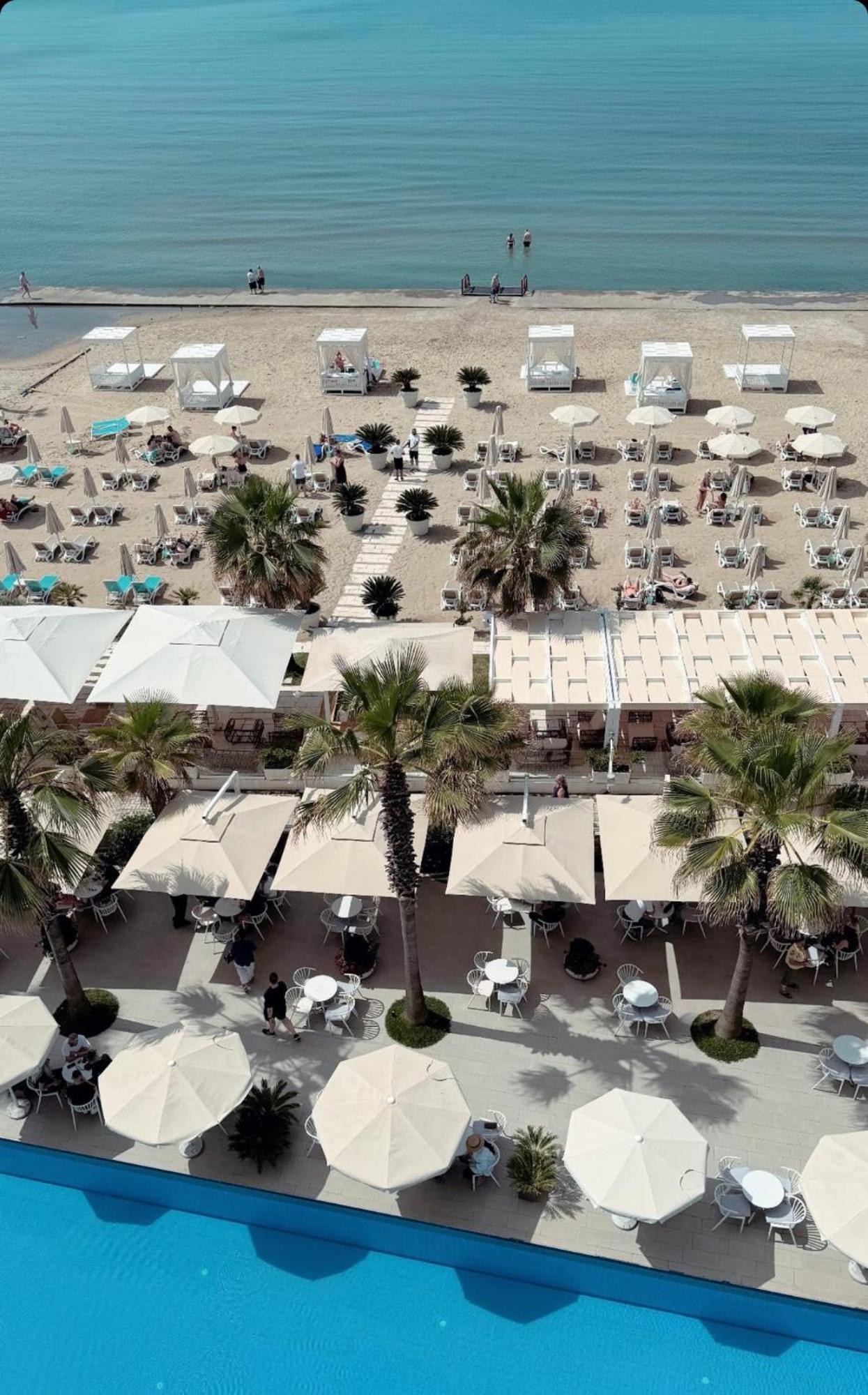 Vivi'S Seaside Apartment Дуррес Экстерьер фото